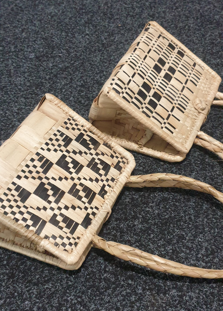 Fiji Hand Bags (20cm)